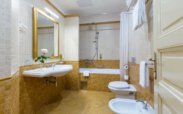 Hotel Caruso Old Town Prague - photo 4