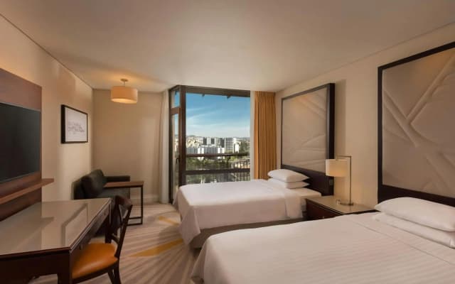 Lisbon Marriott Hotel - photo 3