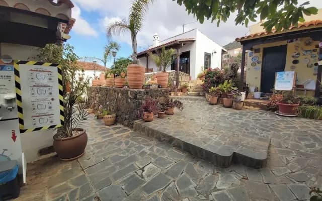 Charming 1-bed House in La Laguna - photo 2