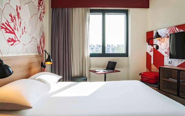 ibis Styles Barcelona City Bogatell Hotel - photo 4