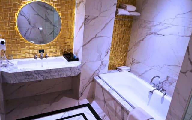 The Grantage Hotel & Sky Lounge - photo 8