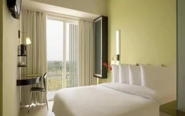 Hotel Santika BSD City Serpong - photo 3