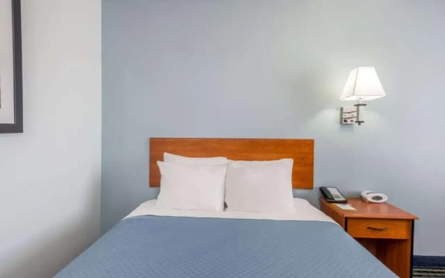 Days Inn by Wyndham Las Vegas - photo 4