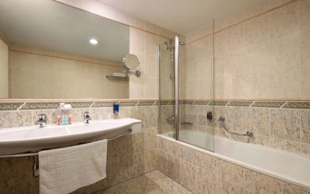 Ramada by Wyndham Prague City Centre - photo 5
