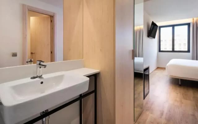 B&B HOTEL Málaga Centro - photo 4