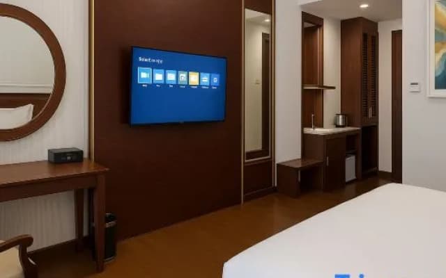 The Grantage Hotel & Sky Lounge - photo 1