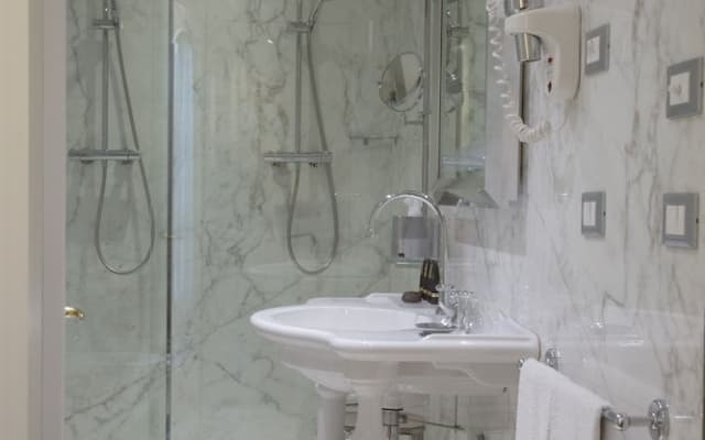 Golden Tower Hotel & Spa - photo 5