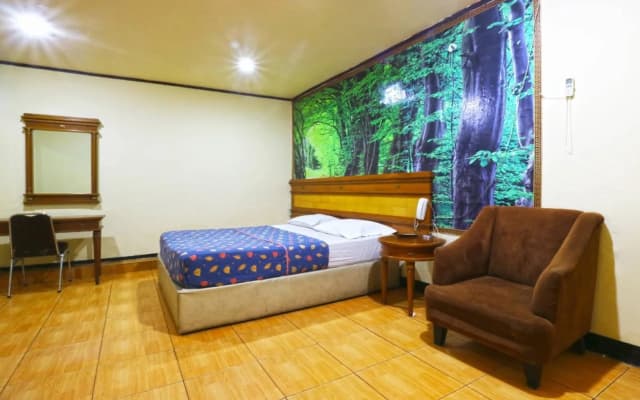 King Stone Hotel - photo 3