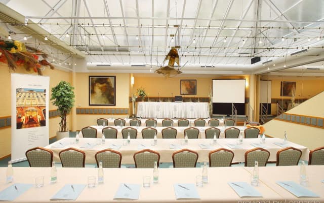 Adria Hotel Prague - photo 5