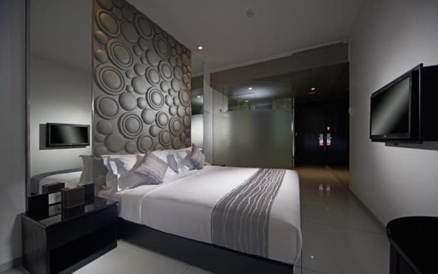 FM7 Resort Hotel - photo 7