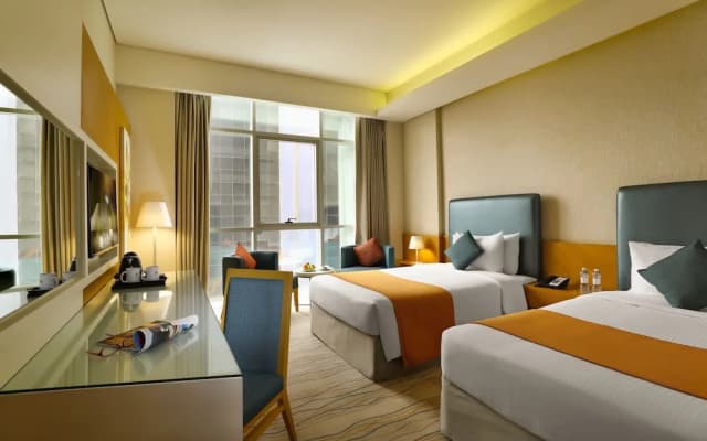 Royal Continental Hotel - photo 1