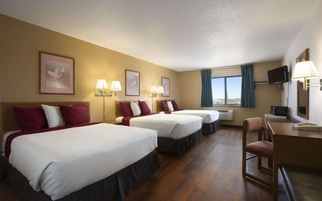 Super 8 by Wyndham Las Vegas - photo 4