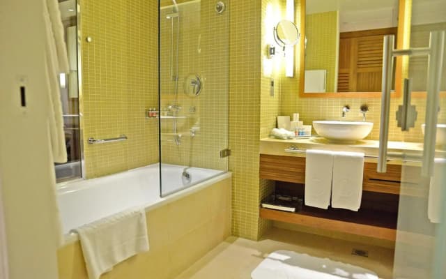 Yas Plaza Marina - photo 5