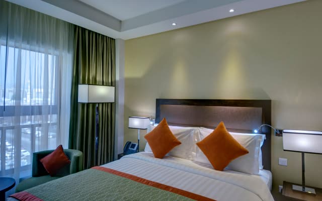 Crowne Plaza Madinah by IHG - photo 4