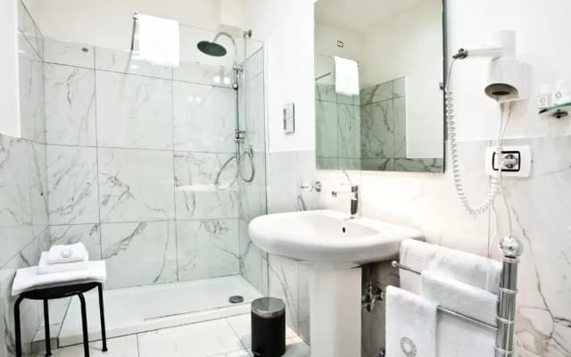 Stelle Hotel The Businest - photo 4