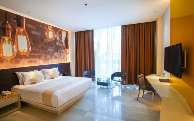 FM7 Resort Hotel - photo 6