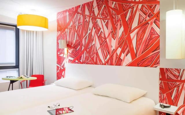 ibis Styles Paris La Defense Courbevoie - photo 3