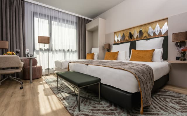 Leonardo Royal Hotel Barcelona Fira - photo 4