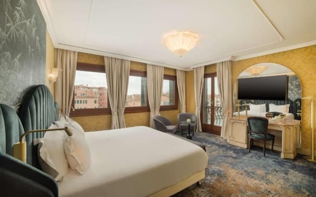 NH Venezia Santa Lucia Hotel - photo 2