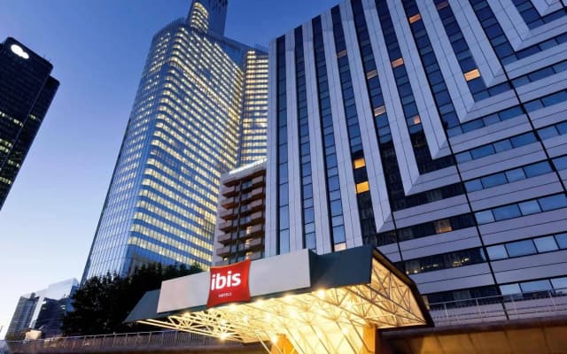 ibis Paris La Défense Esplanade - photo 1