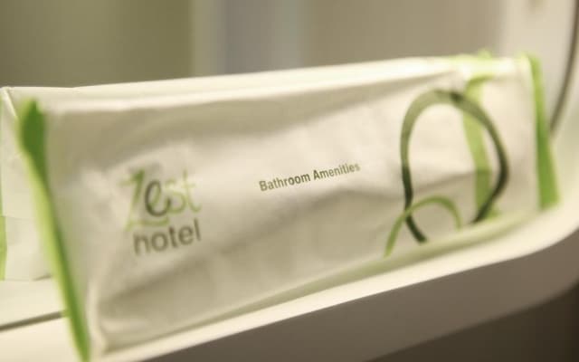 Zest Airport Jakarta by Swiss-Belhotel International - photo 4