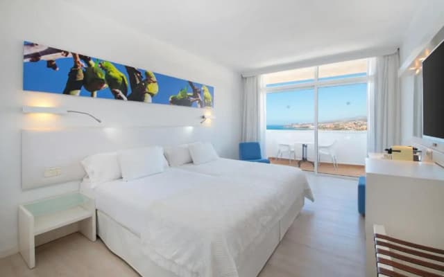 Iberostar Waves Bouganville Playa - photo 1