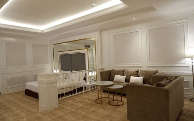 The Grantage Hotel & Sky Lounge - photo 4