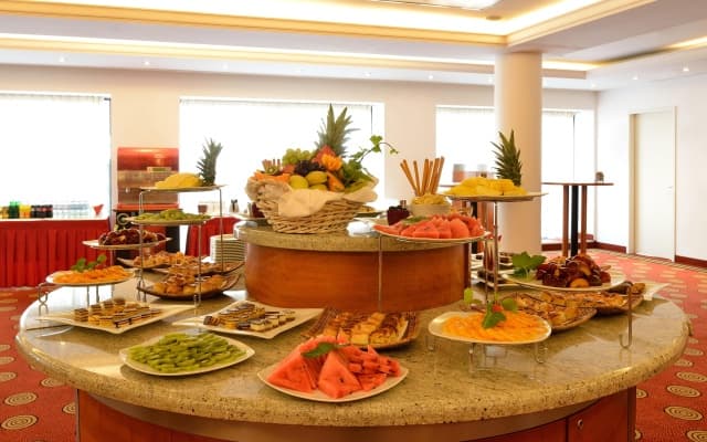 Mövenpick Hotel Budapest Centre - photo 5