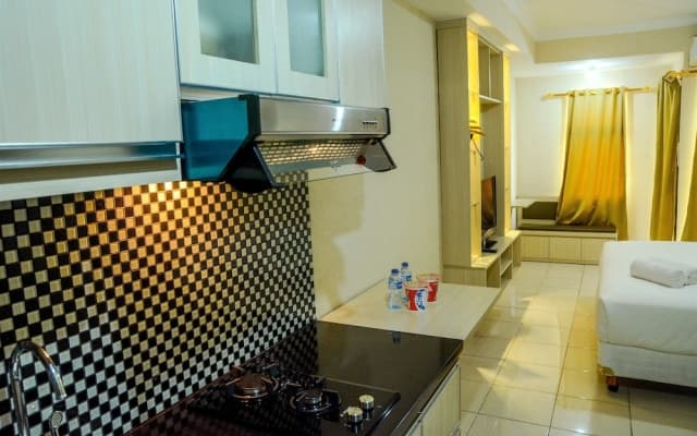 Modern Studio Grand Serpong Apartment By Travelio - photo 5