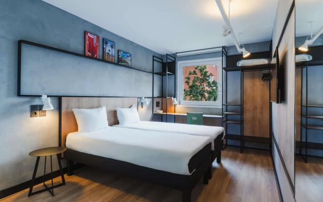 Ibis Hotel Alicante - photo 6