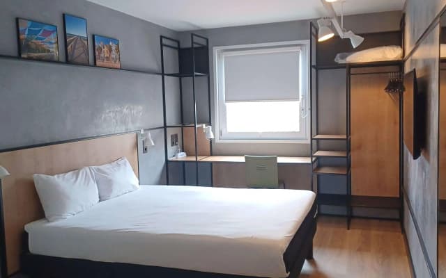 Ibis Hotel Alicante - photo 4