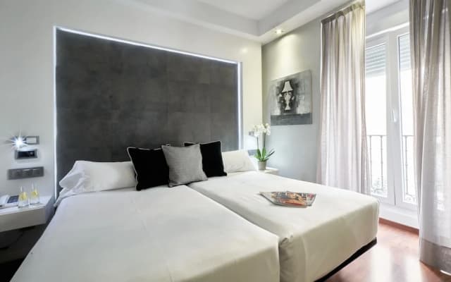 The Hotel Regina - photo 2
