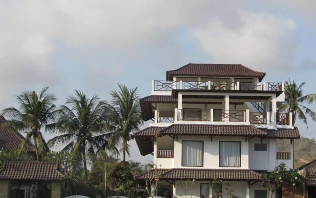Friends Beach Hotel - photo 4