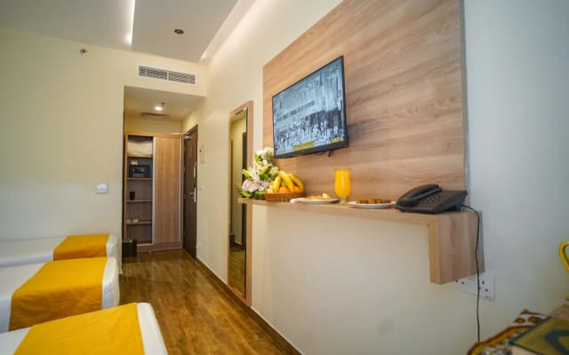 Worth Elite Hotel - photo 4