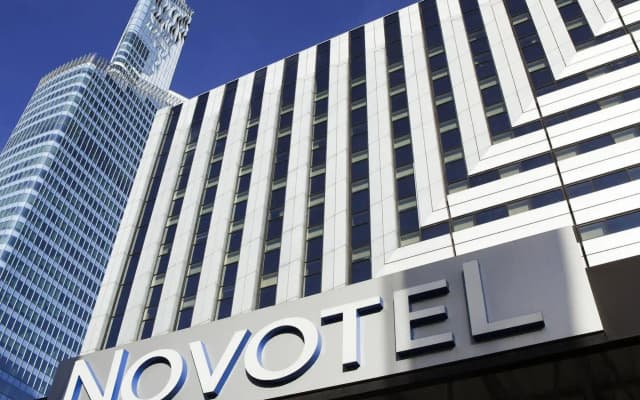 Novotel Paris La Défense Esplanade - photo 1
