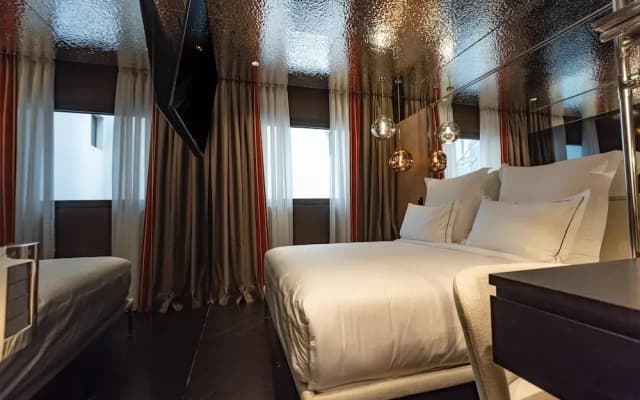 Adia Aluma Athens, Curio Collection By Hilton - photo 1