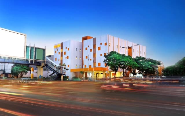 Starlet Hotel Serpong - photo 2