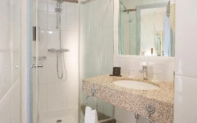 Hotel Victor Hugo Paris Kléber - photo 12