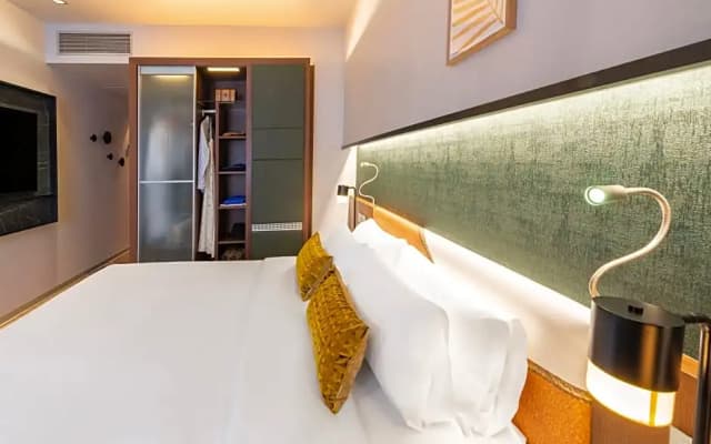 Crowne Plaza Madrid - Centre Retiro by IHG - photo 16