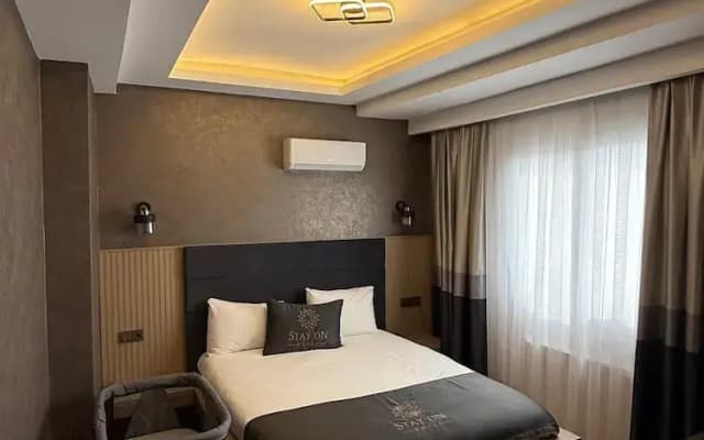 Stay On Hotel - photo 1