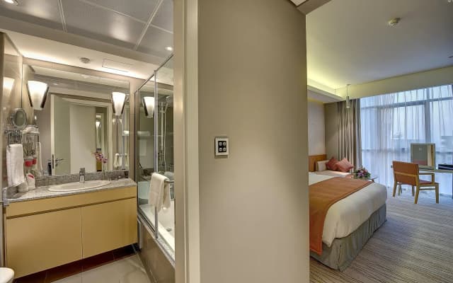 Royal Continental Hotel - photo 3