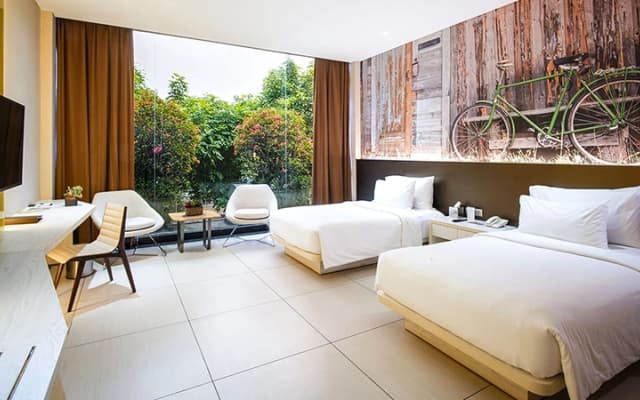 FM7 Resort Hotel - photo 4