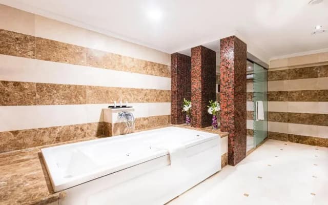 Al Aqeeq Madinah Hotel - photo 4