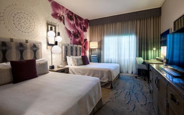 Loews Royal Pacific Resort at Universal Orlando - photo 2