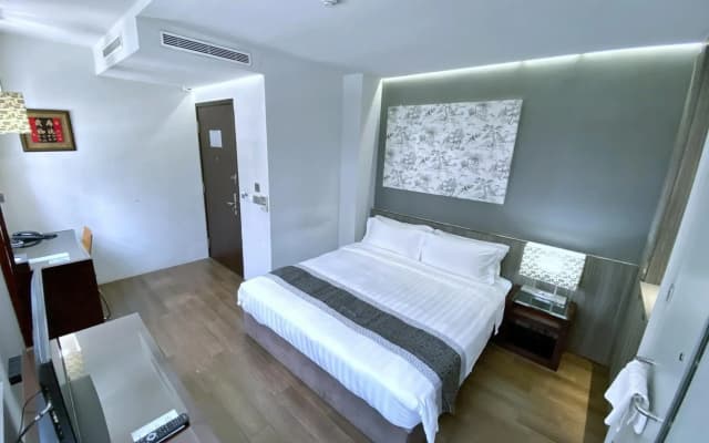 Bliss Hotel Singapore - photo 4