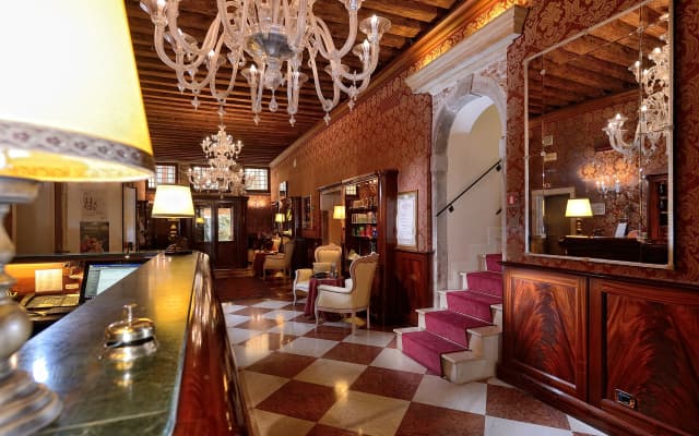 Duodo Palace Hotel - photo 2