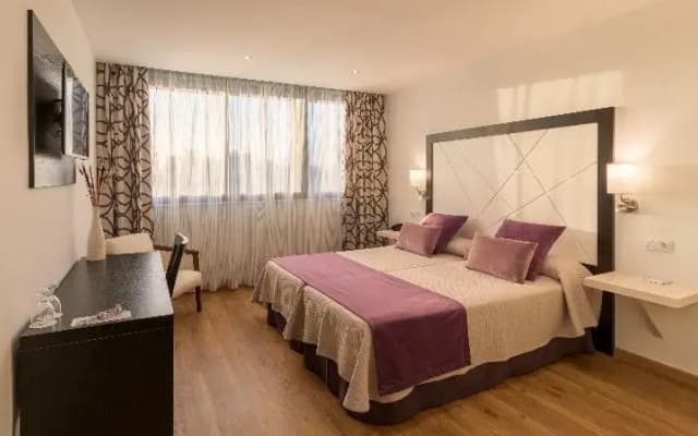 Hotel Colón Rambla - photo 16
