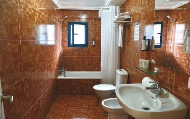 Hotel Adonis Capital - photo 6