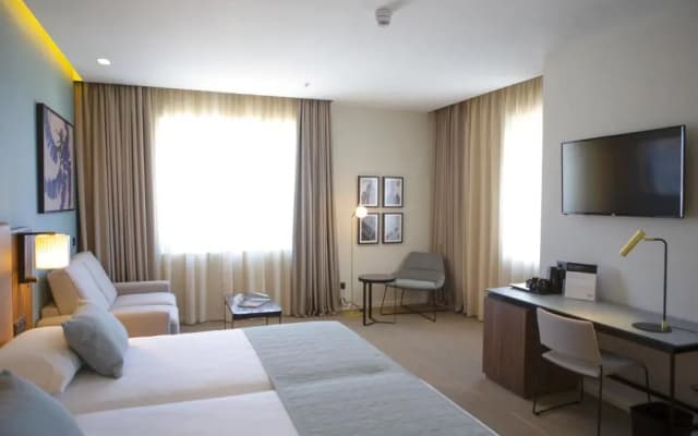 Riu Plaza España Hotel - photo 2