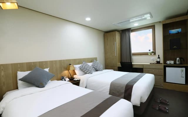 Courtyard by Marriott Bangkok Suvarnabhumi Airport - photo 2